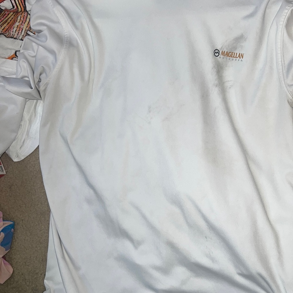 I love this shirt to Seth I just am not good at gettin stains out